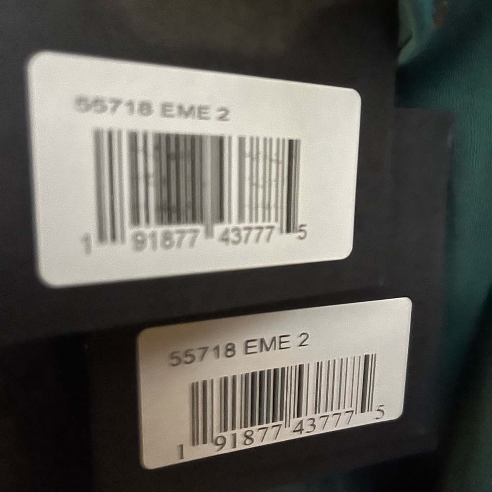 Mac Duggal NWT Women’s Emerald Green Beaded Cap Sleeves Gown size 2 #557… - Picture 7 of 11